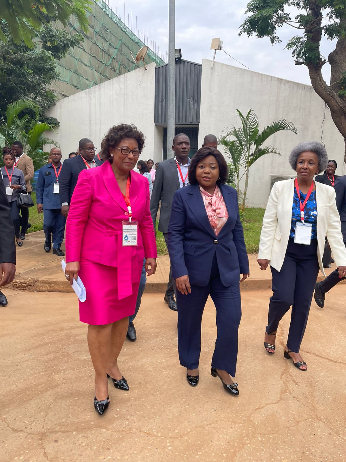 Visita da Vice-Presidente da República de Angola à Faculdade de Medicina da UAN